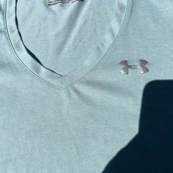 Under Armour loose, Heat Gear, lite teal T-shirt. Women's size L - Picture 1 of 4